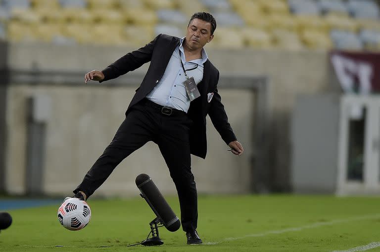 Marcelo Gallardo hace malabares para tratar de juntar once futbolistas de River; espera que el contexto se modifique favorablemente en las próximas horas, de cara al choque del martes con Fluminense, por la Copa Libertadores