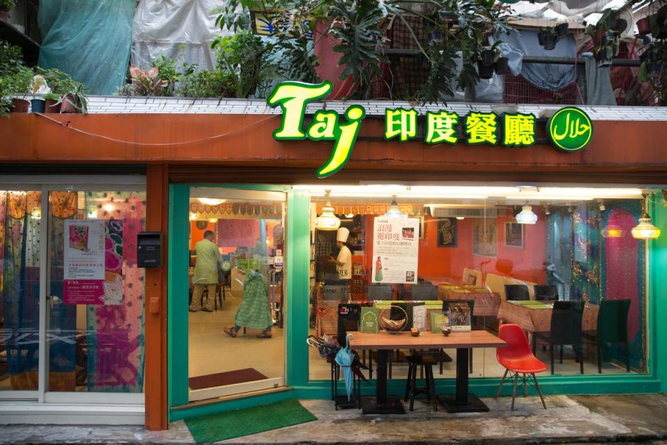 「泰姬印度餐廳」位在市民大道與大安路口附近的巷內。