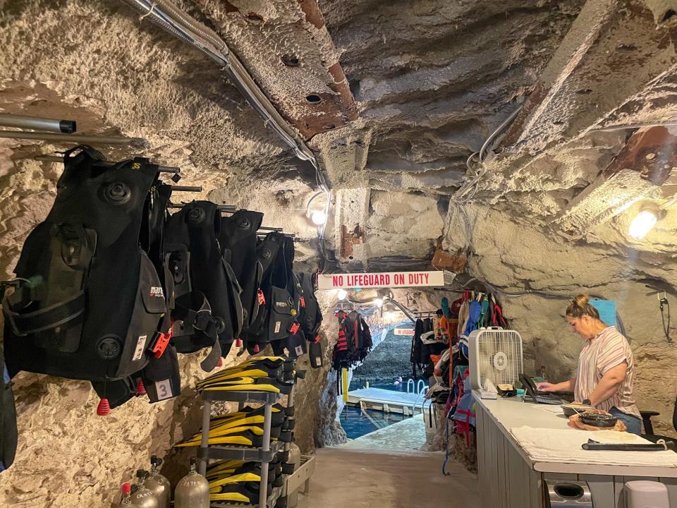 The gear desk at the Homestead Crater.