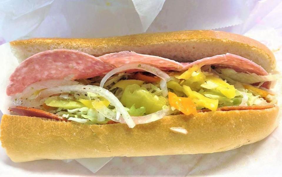 Rhode Island: Italian Grinder, Dee’s Deli (Cranston)