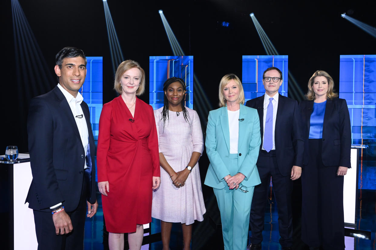 MANDATORY CREDIT REQUIRED: Jonathan Hordle/ITV Handout photo issued by ITV of Rishi Sunak, Liz Truss, Kemi Badenoch,Tom Tugendhat and Penny Mordaunt with presenter Julie Etchingham taking part in Britain's Next Prime Minister: The ITV Debate, a head-to-head debate between Conservative party leadership candidates. Picture date: Sunday July 17, 2022.