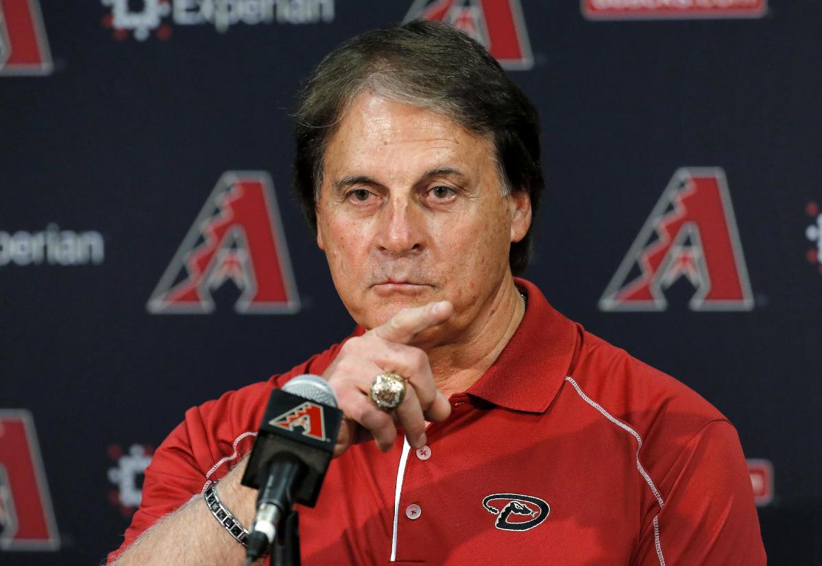 Reaction: Tony La Russa goes into Pirates broadcast booth