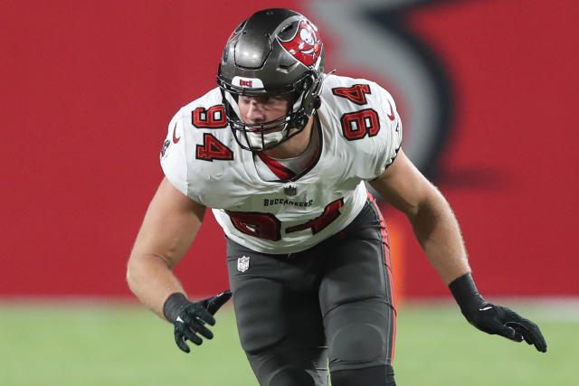 Bucs' Carl Nassib, first openly gay player to play in NFL games, announces  his retirement