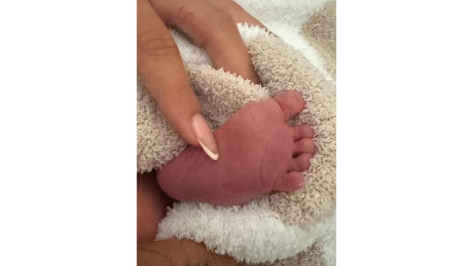 Justin Bieber shares an image of his new born sons foot