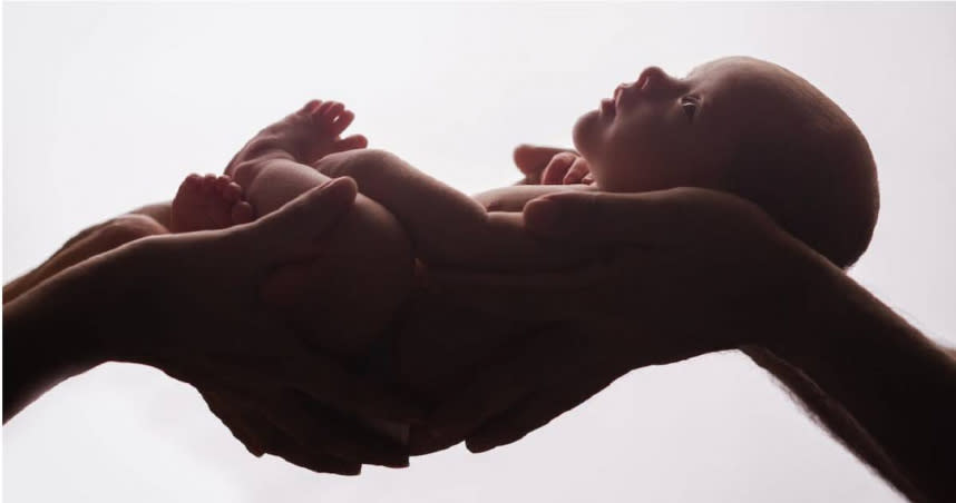 研究證實，胎兒在媽媽子宮內就已存在懸浮微粒。（圖／擷取自pexels）