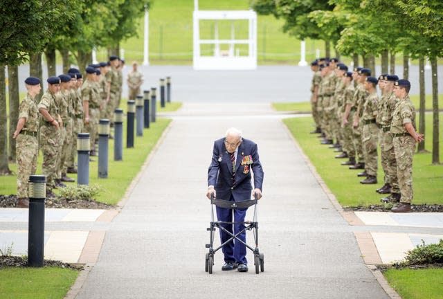 Captain Sir Tom Moore death