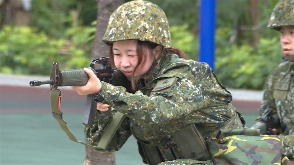 首梯女性教召訓練畫面曝光！　比照男性5公里行軍