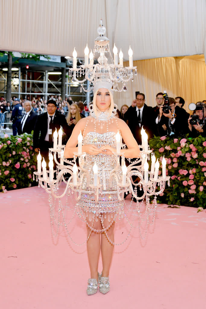 Katy Perry at the 2019 Met Gala, red carpet, Moschino, Jeremy Scott, chandelier dress, Camp: Notes on Fashion