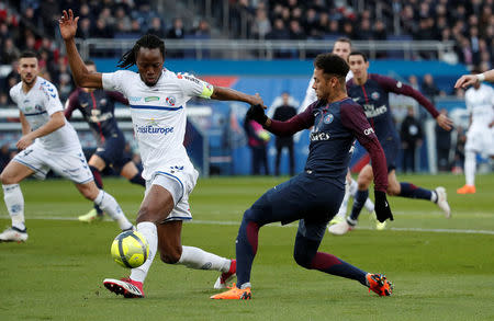 Soccer Football - Ligue 1 - Paris St Germain vs RC Strasbourg - Parc des Princes, Paris, France - February 17, 2018 Paris Saint-Germain’s Neymar in action with Strasbourg’s Bakary Kone REUTERS/Benoit Tessier