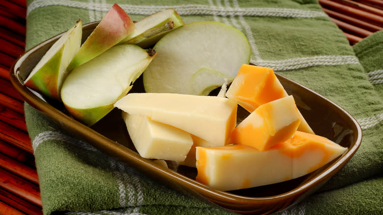 apple slices and cheese