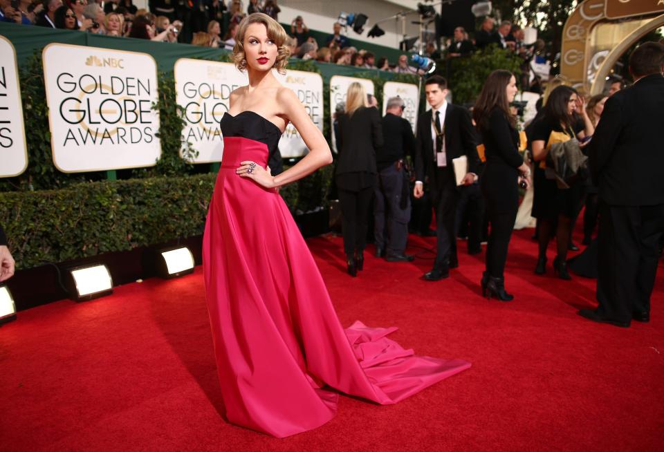 Taylor Swift attends the 2014 Golden Globe Awards.