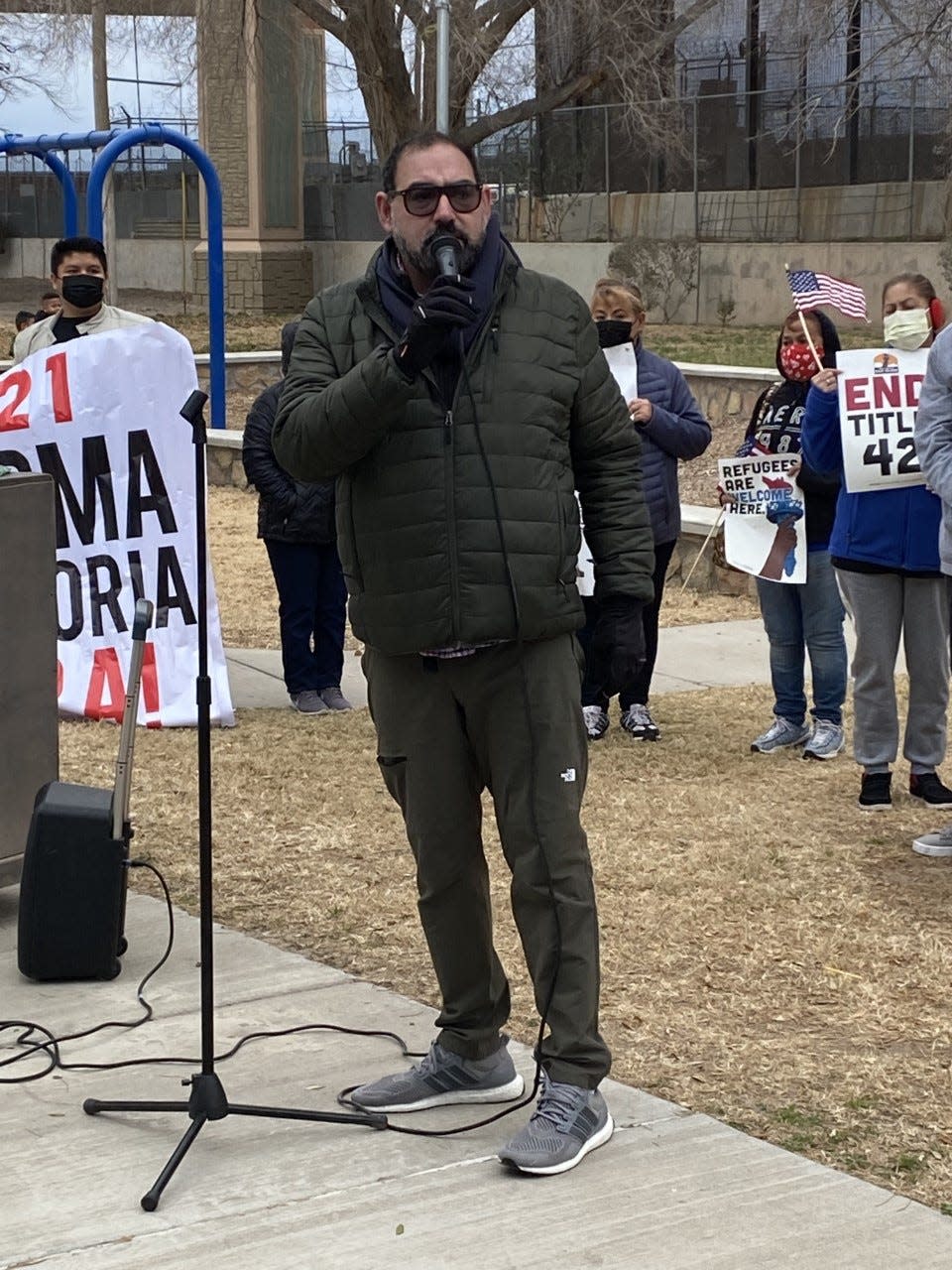 Former city Rep. Peter Svarzbein speaks at Chihuahuita Park Saturday, Jan. 7, 2023, ahead of a march organized by the Border Network for Human Rights (BNHR).