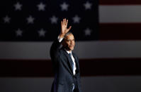 <p>President Barack Obama acknowledges the crowd as he arrives to deliver his farewell address in Chicago, Illinois, U.S., January 10, 2017. (John Gress/Reuters) </p>