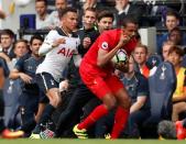 Football Soccer Britain - Tottenham Hotspur v Liverpool - Premier League - White Hart Lane - 27/8/16 Tottenham's Dele Alli and manager Mauricio Pochettino attempt to retrieve the ball off Liverpool's Joel Matip Action Images via Reuters / John Sibley Livepic