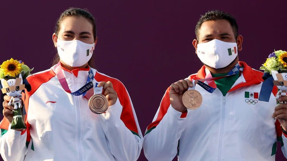 Alejandra Valencia y Luis Álvarez