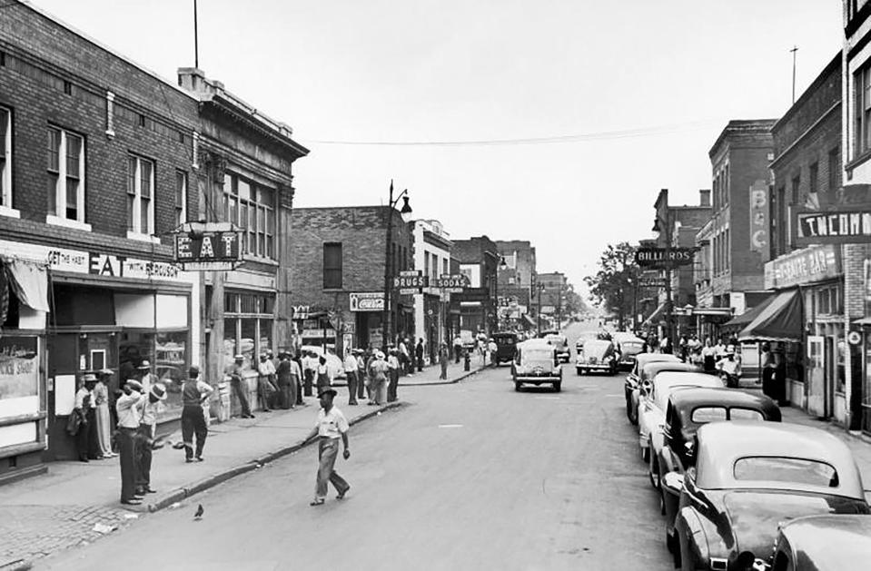 A busy Hastings Avenue in Paradise Valley, near Black Bottom in 1942. Hastings was once filled with Black-owned businesses until I 375 was built in the late 1950s and 1960s.