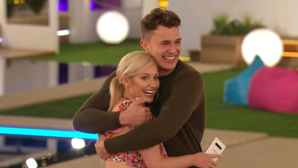 amy hart, curtis pritchard, love island, day 3