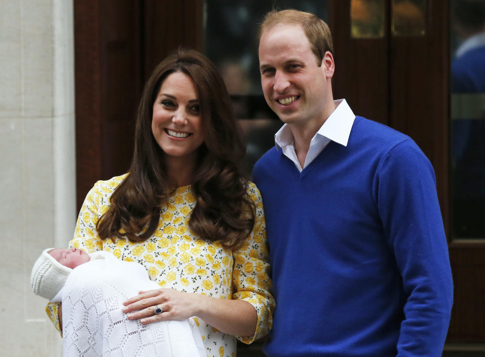 Herzogin Kate und Prinz William nach der Geburt von Prinzessin Charlotte (Bild: REUTERS/Suzanne Plunkett)