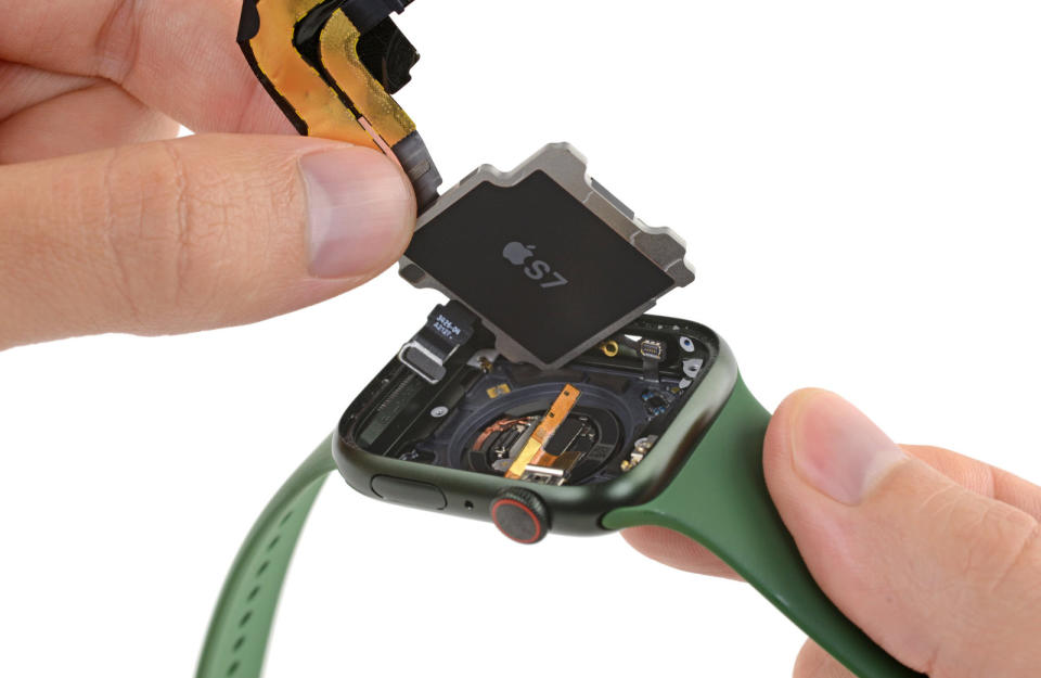 iFixit Apple Watch Series 7 teardown