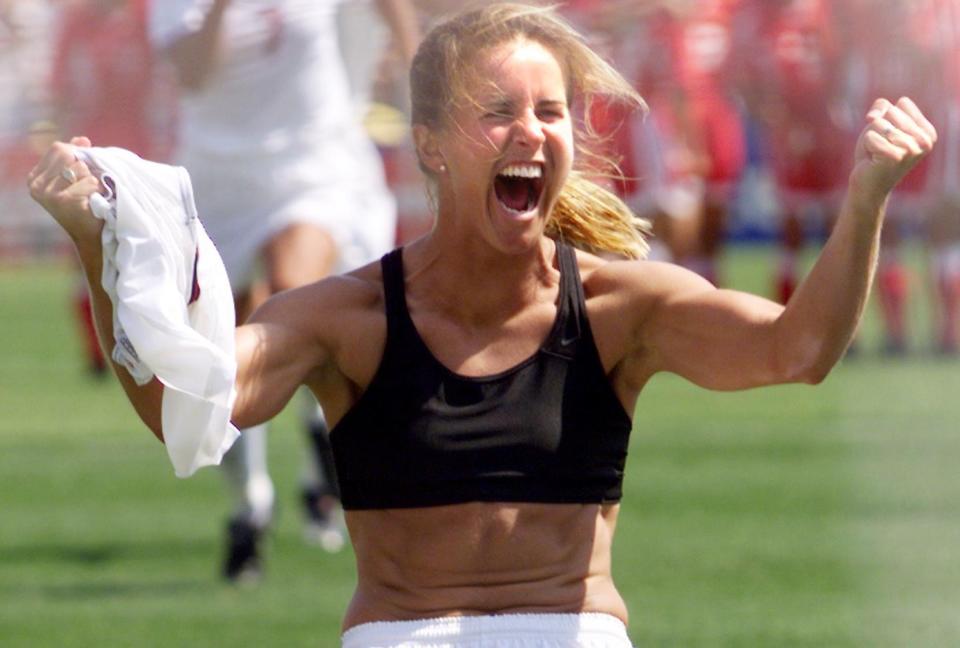 Brandi Chastain's iconic World Cup moment in 1999. (Hector Mata/AFP via Getty Images)