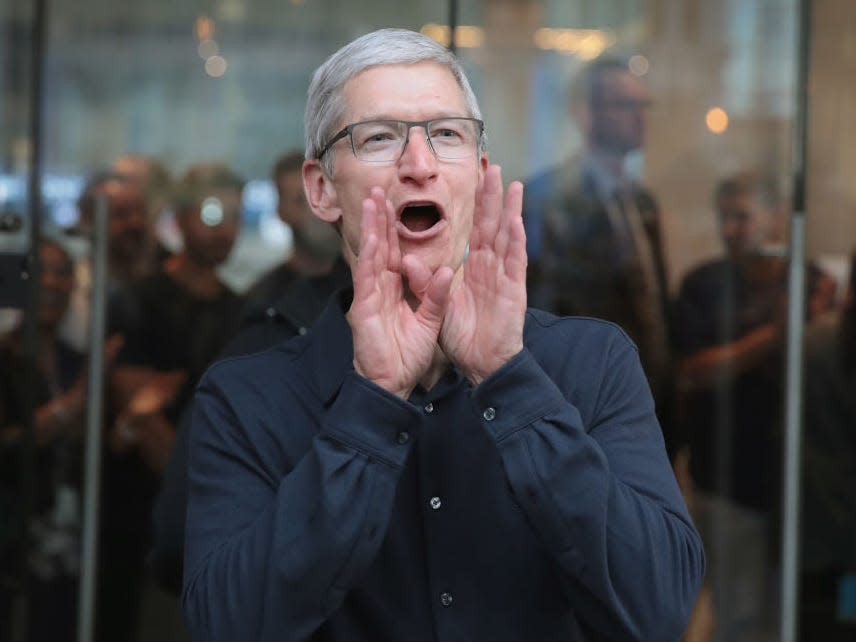 Tim Cook cheer