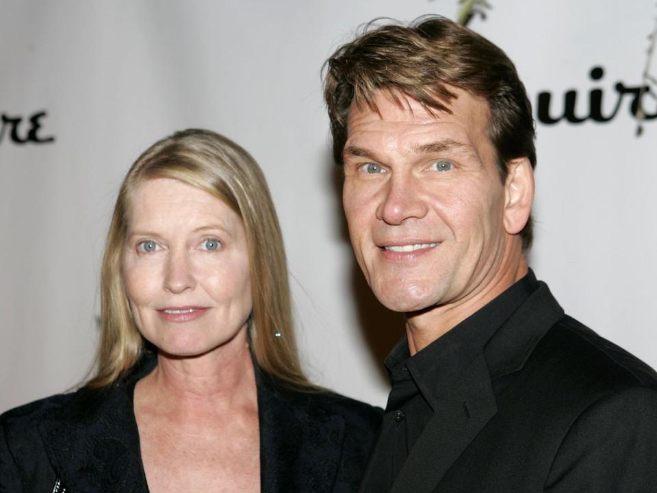 Actor Patrick Swayze (right) and his wife Lisa Niemi in 2004 (Carlo Allegri/Getty Images)