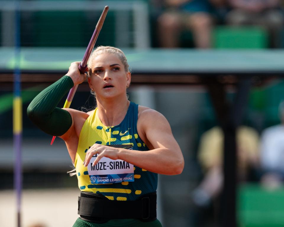 EUGENE, OREGONA — 16. SEPTEMBRĪ: Līna Muze-Sirma no Latvijas sacenšas sieviešu šķēpa mešanā 2023. gada Prefontaine Classic un Wanda Diamond League finālā Heivorda stadionā 2023. gada 16. septembrī Eiženā, Oregonas štatā.  (Foto Ali Gradisher/Getty Images)