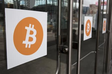 Bitcoin and other major cryptocurrency prices were steady