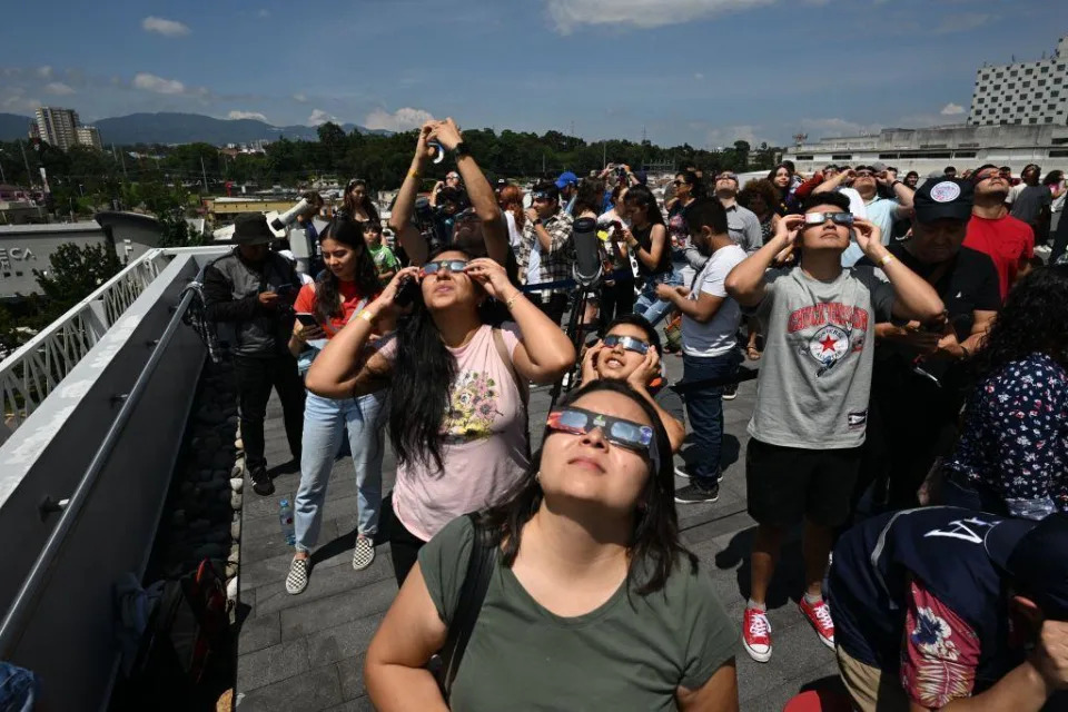 Avistamiento del eclipse en Guatemala