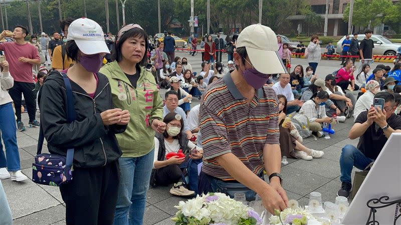 稍早前遭割頸枉死國三生的爸爸發出聲明，盼兩名被告「從處重刑，以還我兒公道」。。（圖／民眾提供）