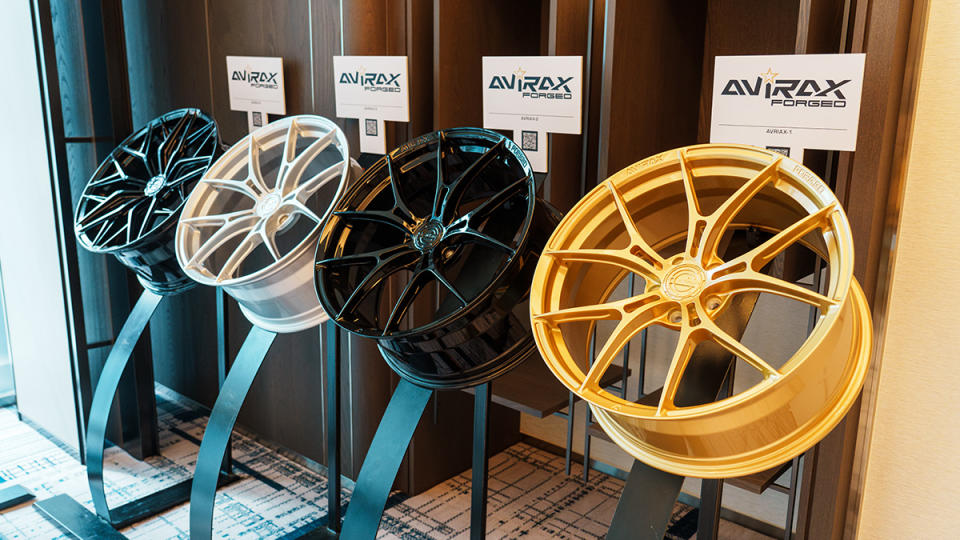 來自泰國的AVIRAX FORGED WHEELS是動升有限公司L2 Futuristic Wheels 這次引進的新品牌。（圖／林昱丞攝影）