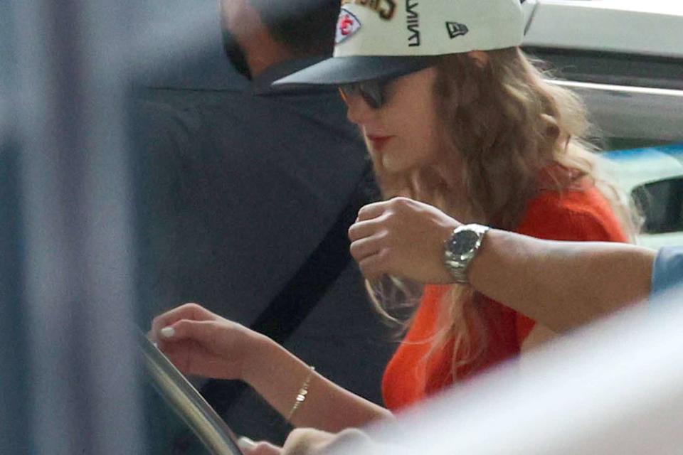 <p>Media-Mode / SplashNews.com</p> Taylor Swift photographed in Melbourne on Sunday