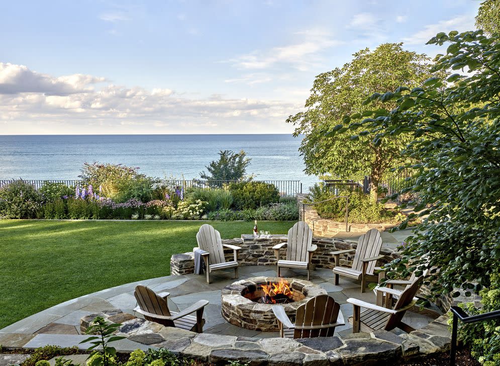 lake michigan home designed by frank ponterio architect\, liederbach graham architects landscape\, architect mariani landscape firepit