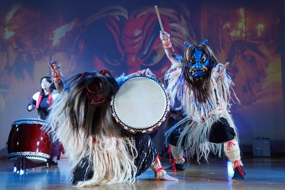 「男鹿溫泉交流館 五風」的生剝鬼太鼓表演魄力十足。