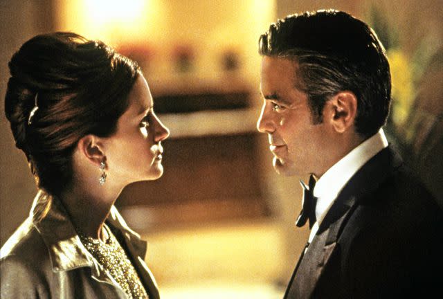 Warner Bros/Courtesy Everett Collection Julia Roberts and George Clooney in <em>Ocean's Eleven</em> (2001)