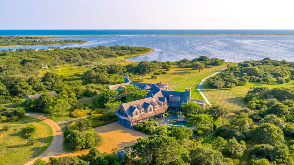 The Obamas' new home on Martha's Vineyard. Listed by Thomas LeClair and Gerret Conover of LandVest Martha’s Vineyard. | Landvest.com