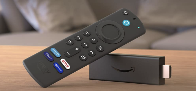 Oferta para comprar el reproductor  Fire TV Stick con un descuento  superior al 30%