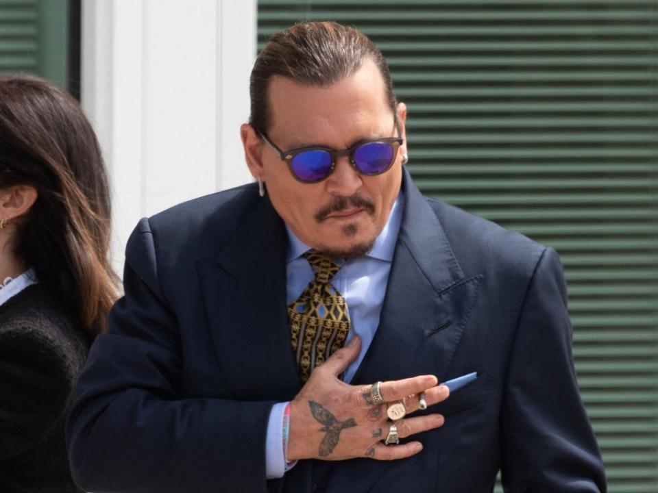 Johnny Depp bei seiner Ankunft vor dem Gerichtsgebäude in Fairfax, Virginia. (Bild: imago images/MediaPunch)