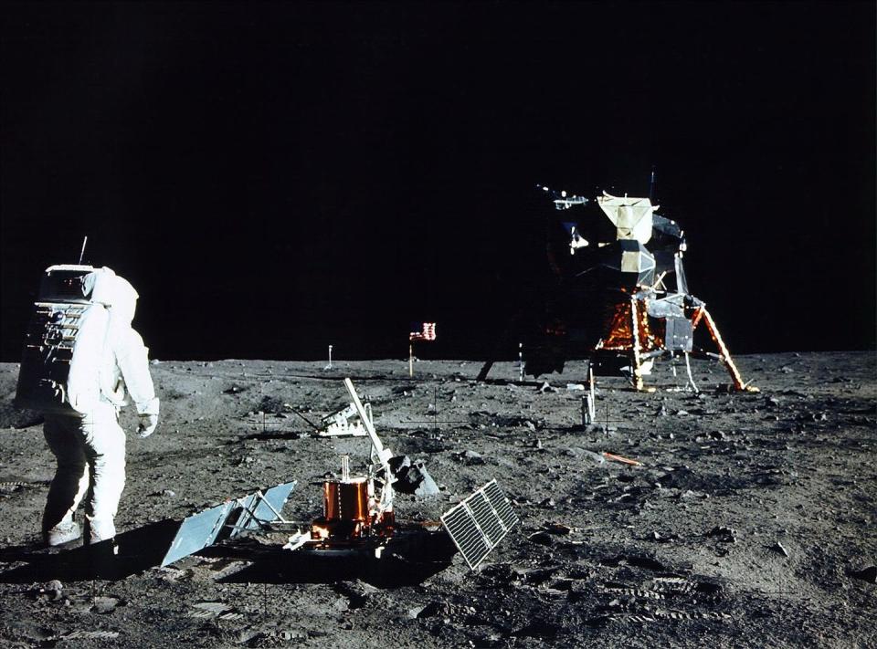These Photos Of The Apollo 11 Moon Landing Will Leave You In Awe
