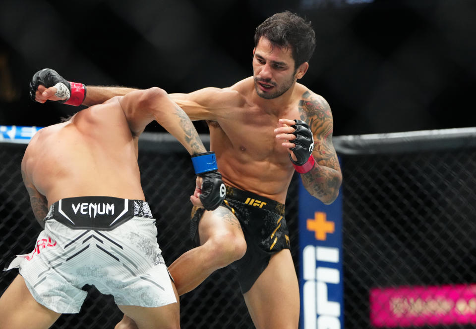 Alexandre Pantoja at UFC 296. (Stephen R. Sylvanie-USA TODAY Sports)