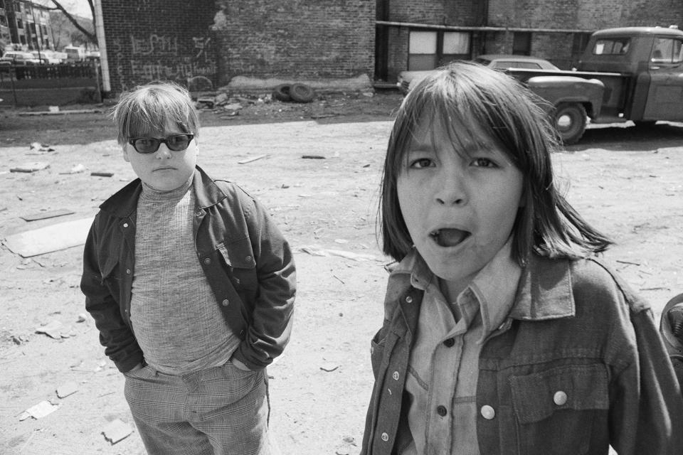 Native American children in the Uptown area of Chicago, 1977