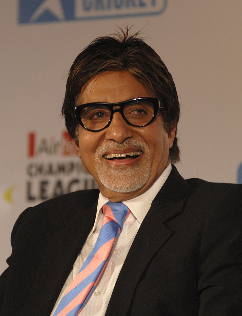 MUMBAI, INDIA - AUGUST 06: Amitabh Bachchan attends the announcement of  brand ambassador of Airtel Champions League Twenty20 by ESPN Star Sports on August 06, 2010 in Mumbai, India (Photo by Prodip Guha/Getty Images)