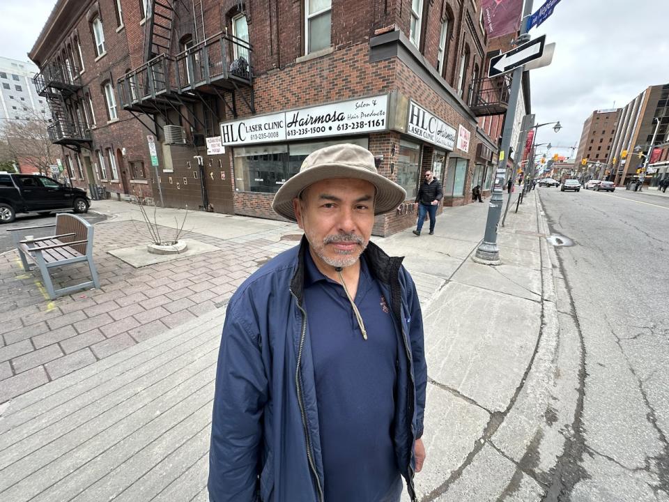 Manuel Cua, Bank Street, Ottawa, April 12, 2024