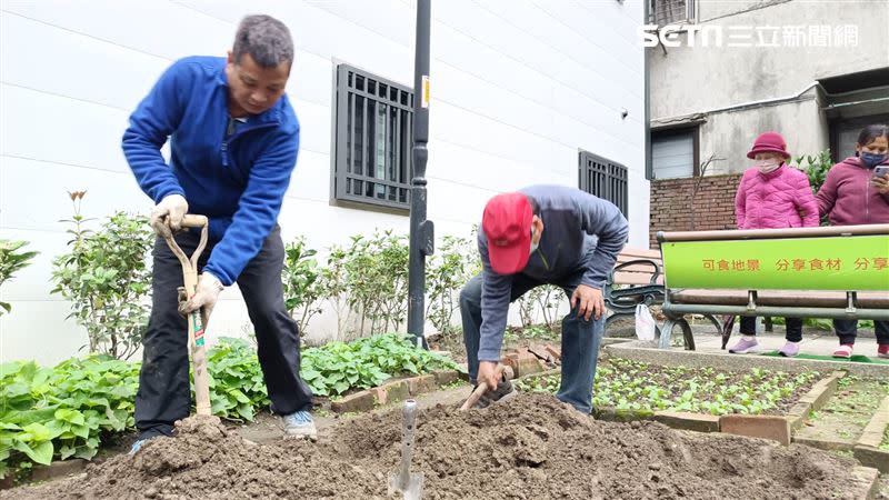 葉振宜表示，小公園原是治安死角，經多年努力才變現在模樣，希望里內能多點正能量。（圖／記者陳韋帆攝影）