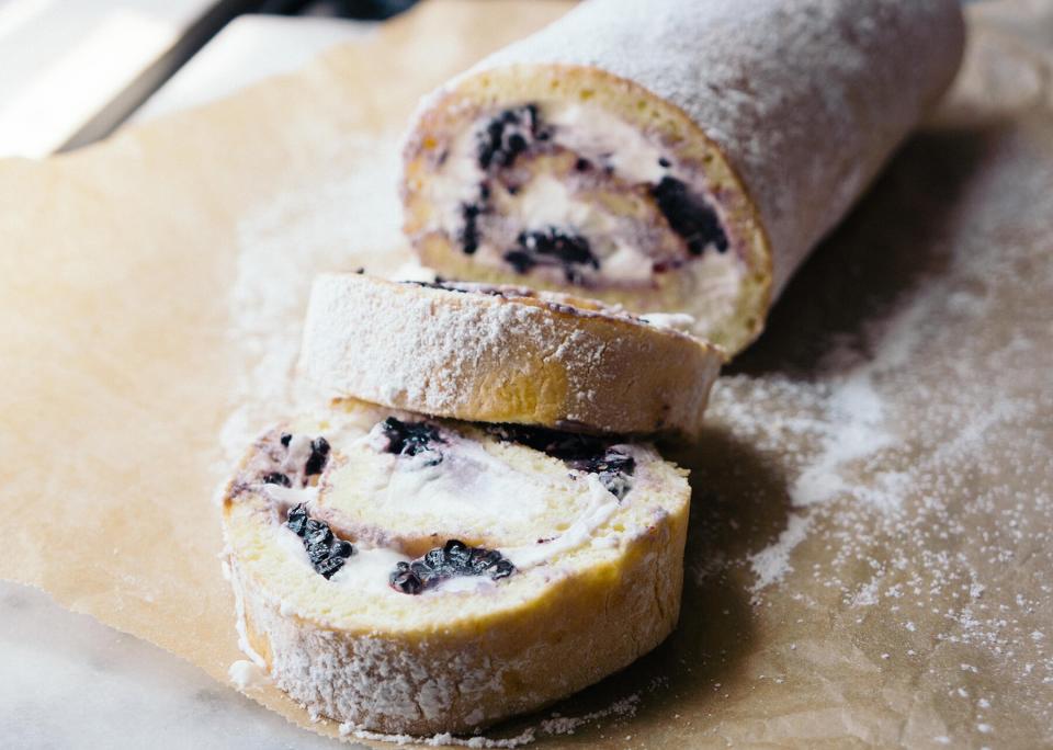 Rolled Blackberry and Cream Cake