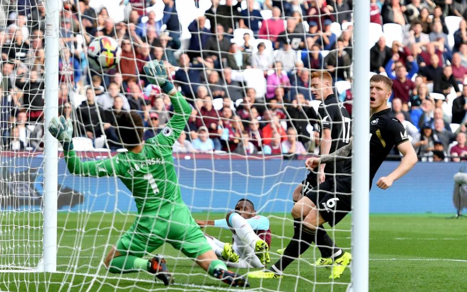 West Ham 1 Swansea 0: Diafra Sakho grabs late winner but Slaven Bilic says his side ‘deserved to be booed’