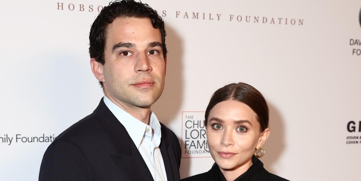 los angeles, california september 23 l r louis eisner and ashley olsen attend the yes 20th anniversary gala on september 23, 2021 in los angeles, california photo by matt winkelmeyergetty images for yes 20th anniversary gala