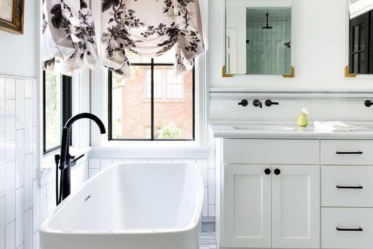 11 Mistakes to Avoid During Your Bathroom Renovation, According to Interior Designers
