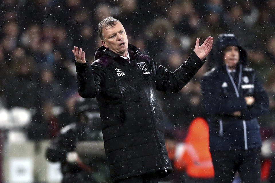 West Ham manager David Moyes gestures on the touchline during the English Premier League soccer match against West Bromwich Albion at London Stadium, in London, Tuesday Jan. 2, 2018. (John Walton/PA via AP)