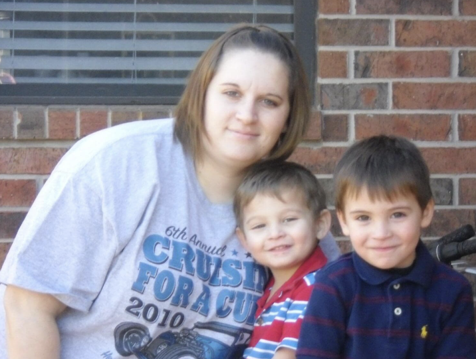 Kaysen with his mother and brother (Brandi Melo)